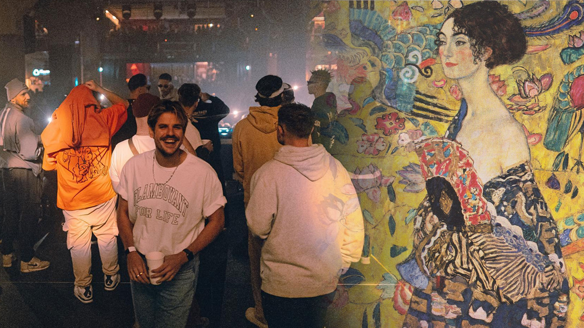 Kolaż łączący zdjęcie grupy ludzi w klubie lub na koncercie z fragmentem obrazu Gustava Klimta "Dama z wachlarzem".